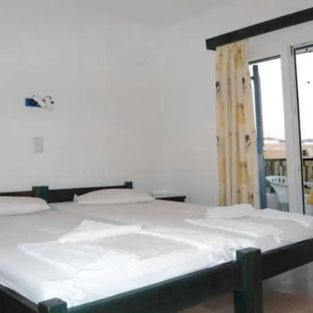 Rea Apartahotel Naxos City
